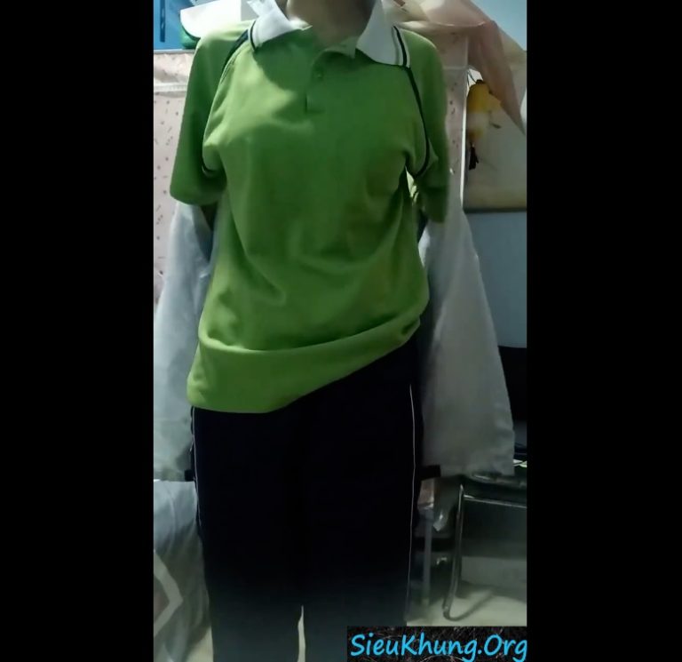 Poster of Bé học sinh lột đồ khoe hàng