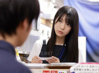 Poster of Chán làm tình với bạn gái, thanh niên đi mua đĩa JAV về xem thì yêu phải em thu ngân