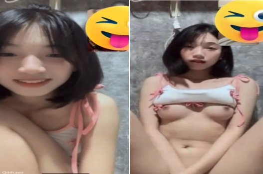 Poster of Clip sex gái xinh nghe trai khoe vú vui vẻ