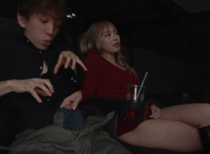 Poster of Đi xem phim một mình, thanh niên bị chị gái thánh dâm kế bên sờ trym