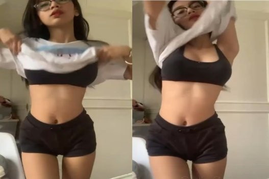 Poster of Đụ genz ngực tròn bị bạn trai chơi sướng điên