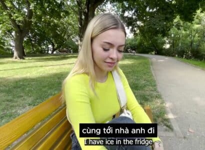 Poster of Giúp em gái chạy bộ bị ngã bong gân về nhà được đền đáp