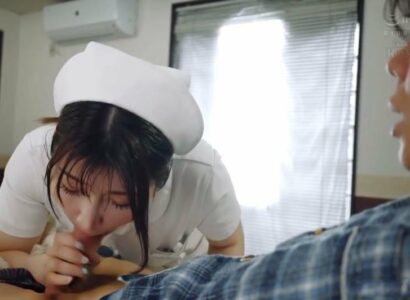 Poster of Nữ ý tá tốt bụng giúp các bệnh nhân giải tỏa trong thời gian nhàm chán ở viện