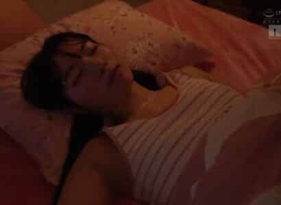 Poster of Nữa đêm bố dượng mò vào dí tới tấp con riêng của vợ sau thời gian nuôi để thịt