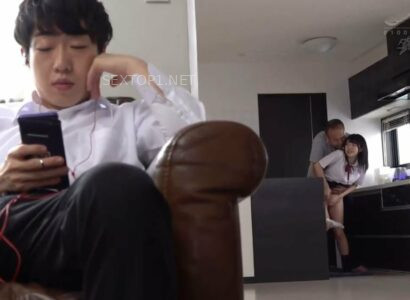 Poster of Ông bố địt cô bạn gái loli nhỏ nhắn dễ thương của cậu con trai